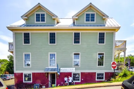 No hidden cleaning charges.  Huge 3bd/3ba apartment with tons of waterviews.