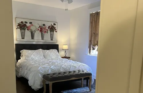 Historic Payer mansion! 1br/1ba