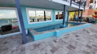 Beach+Dock+Pool+2 SUPs+2 Kayaks+Fishing+Water Views,Duplex,140 steps to Beach