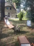 Small farmhouse 150m from the beach - Bétahon - 2 to 4 people Cromenac'h Bord de Mer附近的飯店