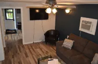 Delightful 1-bedroom tiny home in quiet area