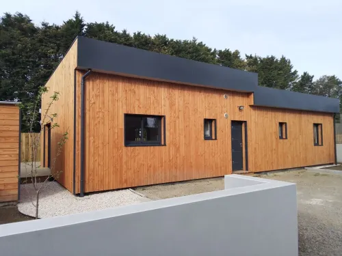 "Ti-Coat" new single-storey wooden house in Quimperlé
