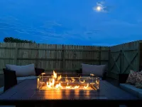 The Zen Den ⭐️ Excellent Location ⭐️ Movie Room 🍿