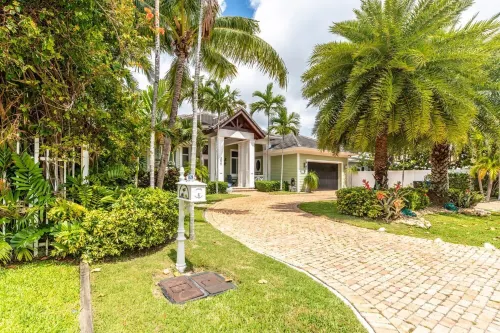 PACK  YOUR BAGS FOR THE ATLANTIC BEACH HOUSE  WHERE YOU CAN HAVE IT ALL !