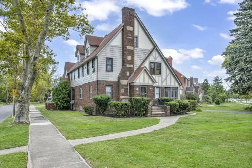 Charming 5Br Cleveland Heights Home, 7 Beds, 2.5 Baths, Family-Friendly