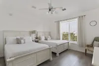 Gulf Views-Near Henderson-Heated Spa-Sleeps 16 +Owner's Quarters ADD on Option - مسبح خاص