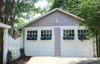 Bluebird Cottage in the Heart of Historic Downtown Franklin