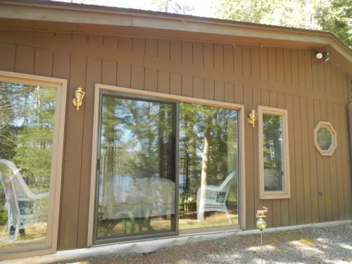 Immaculate Waterfront Studio Apt, kayaks, hot tub, 45 min. to Acadia