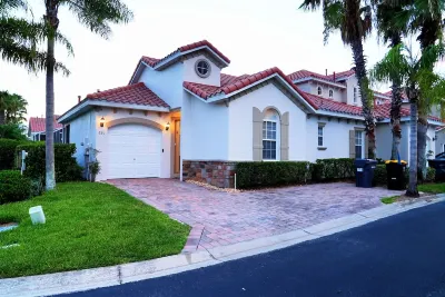 Blue Lagoon 7 MILES From Disney World Hotels near Highlands Reserve Golf Club
