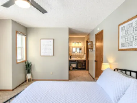 Breezy Hills - Unit 4;Lake Bemidji, King bd, Kayaks, PB Trail!