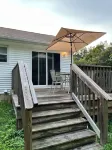 Small Town Getaway - close to in-town Mathews with a casual rural life