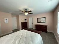 Beautiful Home with Pool & Home Gym! Just 20 Min to KY Derby!! Hotels in Oldham County