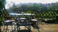 VILLA, 55 m2, BIOT, 4 / 6Pers, south-facing wooden terrace, swimming pool in private domain