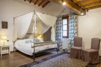 Stunning villa,Saltwaterpool,Sauna,Wi-Fi,fenced garden,table tennis,BBQ,sleep 16 Hoteles en Reggello