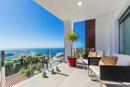 Amazing modern villa with heated pool and breath taking view Отели рядом с достопримечательностью «Playa Salobreña»