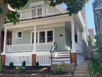 Brady St - Secret Garden - Fire Pit - Chic Victorian - Family Friendly