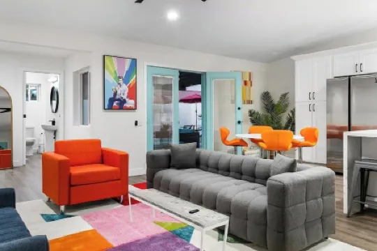 5Bed 3Bath Desert Retreat Walk to Coachella