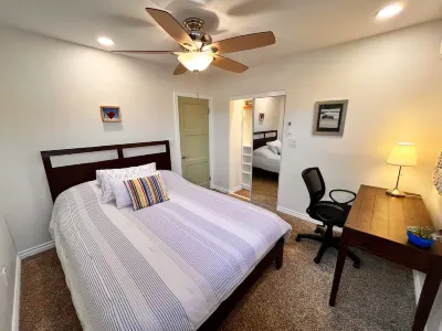 Adorable 1 bedroom house 8 min from La Jolla! Hotels near Kohl's