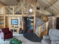 Log Cabin with Mountains and Lake View, enjoy relaxing in the hot tub Hotels in Cohoe