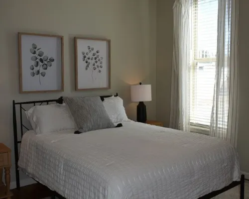 Amazing Suite nestled in downtown Corinth Hotels in Corinth
