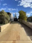 Sandowne House - Families and fisher peoples favourite close to beach