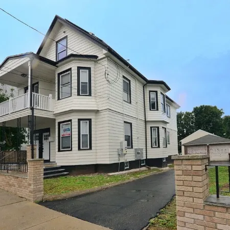 Boston 2 level luxury home, Free Parking, 5 mins to casino & 10 mins to airport