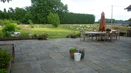 SLEEPS 8 Contemporary Oak Frame Home Large Garden Rural AONB Far Reaching View Отели в г. Годалминг