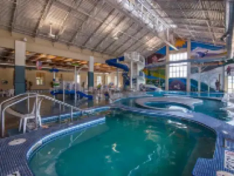 Brand new Grand Park retreat! Private hot tub and custom bunk room! フレイザーのホテル