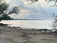 Pets ,Family, Fire pit , Playground Beach and more!