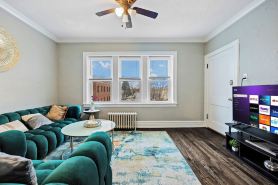 Rustic APT |Near Hosp| 25mins to ORD|MDW|DT|Free Parking&Wifi