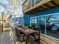 Madison Lakefront Oasis in the Heart of Madison - Central, Minutes to Downtown! Hotels in Monona