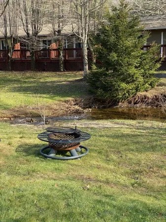 Sweet Stopover-5 star-DT Blowing Rock -walk to everything/3rd floor/balcony! Отели в г. Blowing Rock