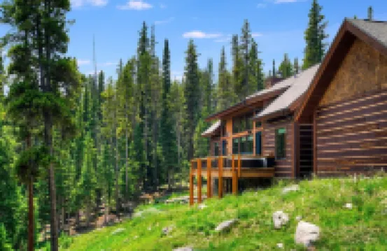 Charming Cabin with Hot Tub & Stunning Views