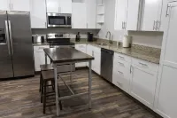 New home sleeps 10, open floor plan & amazing view - 3-stjärniga