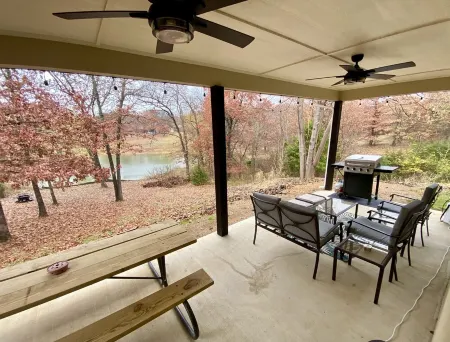 Cozy and Relaxing Lake House close to Lake of the Arbuckles