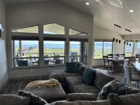 NEW Bear Lake home minutes from Garden City, GORGEOUS views, and Private Hot Tub