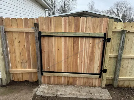 Pet-friendly home in Palestine with Fenced Yard!Weekly and monthly discounts!