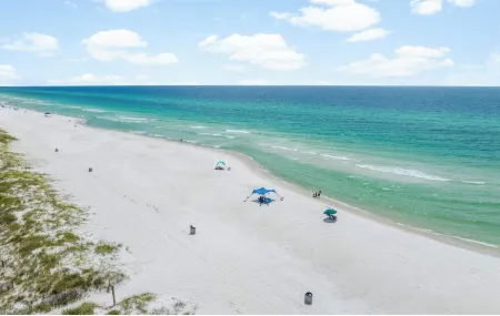 STEPS to Beach! 2B/2B, Sleeps 9! Beach, POOL, Repeat! NEW! Grill! Wagon!