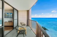 Beautiful Oceanfront Studio Condo located at The Valley Isle Resort
