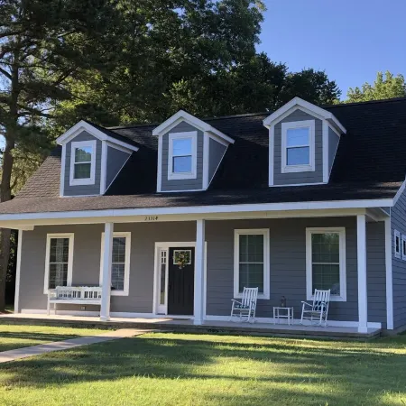 Newly Constructed Second Floor Modern Studio Apartment Unit 2 ~ Sleeps 6