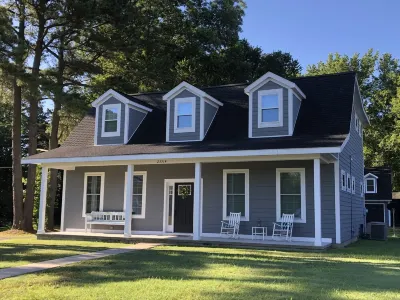 Newly Constructed Second Floor Modern Studio Apartment Unit 2 ~ Sleeps 6 Hotels near Maryland Welcome Sign