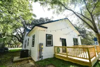 The Craftsman on Main Street Hotels in Lockhart