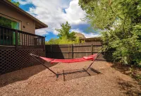 Sedona Home - Walk to Trails. Decks, Views, Hot Tub, Amenities = Best Value!