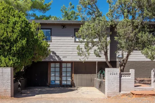 Sedona Home - Walk to Trails. Decks, Views, Hot Tub, Amenities = Best Value!