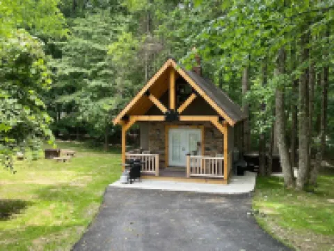 Campfire Retreat with outdoor hot tub under the stars and WiFi Hotels in Upshur County