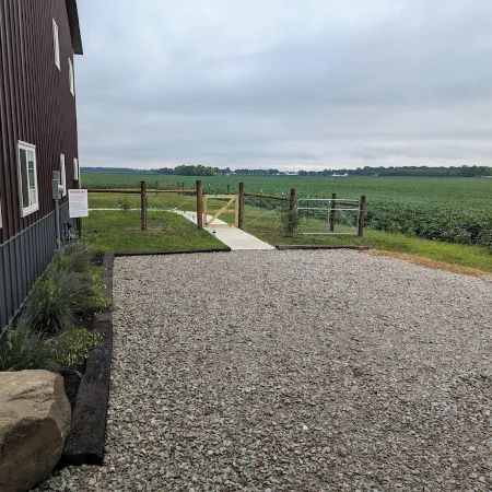 Historic Meadowdale Farm - Barn Stay in Rural Setting