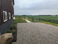 Historic Meadowdale Farm - Barn Stay in Rural Setting