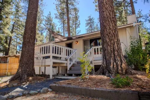 Pinetree Place Hotels in Wrightwood