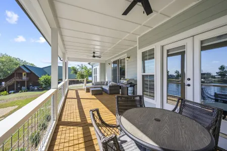 It's Shore To Be A Lake Day - Brand New Beautifully Decorated Lake Home