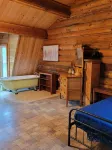 Cozy, rustic private cabin in the woods! Skip to the river & CDA bike trail!